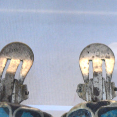 Vintage Signed India N6 Turquoise Chip Mosaic Inlay Domed Clip On Earrings 17mm