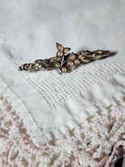 Vintage Delicate Silver and Pearl Ivy Leaf Brooch/Pin