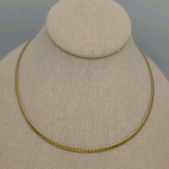 Vtg Omega Chain Thin 2mm Gold Tone Necklace 17″ Classic