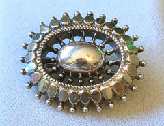 Lovely Oval Antique Victorian English 9CT Yellow Gold Collar Brooch / Pin 3.5gr