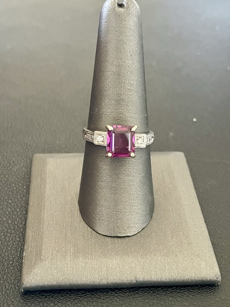 14K White Gold 2.50CT Purple Spinel & 0.20CTW Diamond Ring. Size 8.5 (Q110)