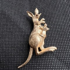1975 VINTAGE AVON FASHION ACCENTS IN JEWELRY Kangaroo Gold-tone Pin 2.0 in