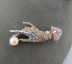 Vtg AB Rhinestone Hand Brooch Red Tone Faceted Silver Tone Base Metal Faux Pearl