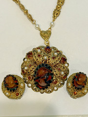 VINTAGE SIGNED WEST GERMANY GLASS CAMEO NECKLACE & EARRING SET