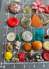 30PC VTG FLOWER PIN craft LOT,Mixed Media FLORAL ART,repurpose,HOLIDAY CRAFTS