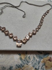 Vintage Peach Silver Tone 18 Adjustable Graduated Crystal Necklace w Oval Middl