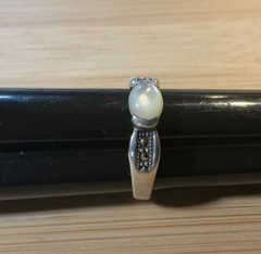 Vintage Mother Of Pearl Marcasite Signed Sterling Silver Ring Sz 9.75