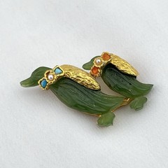 Vintage Swoboda Brooch Pin Jade Carved Penguin Bird Mom Baby Gold Tone Estate