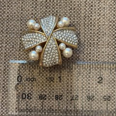 Vtg Swarovski Pearls & Clear Crystals Earrings Gold Tone Clip On Bow Cross READ