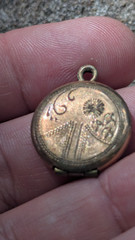 Vintage Victorian Gold Filled Round Photo Locket Pendant Etched Flower Mono