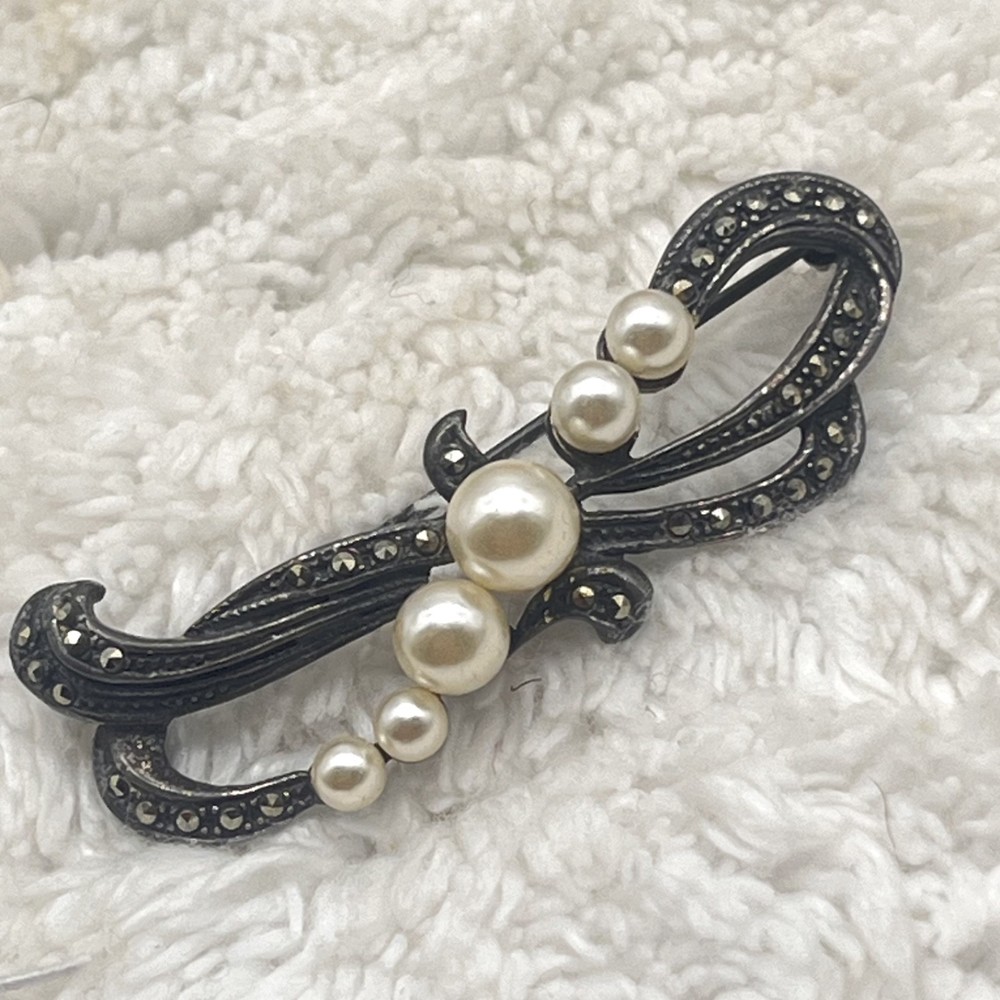 Vintage Art Deco Style Brooch Marcasite Faux Pearl 2″