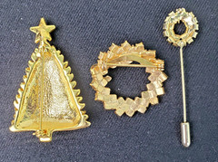 Lot of 7 Vintage Christmas Trees Wreaths Candy Cane French Horn Brooches