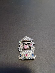 Vintage Rhinestone Wishing Well Pin Brooch Silver Tone 1.25″X1″ Unsigned