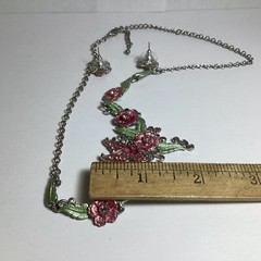 20” PINK & GREEN ENAMEL FLORAL NECKLACE & PIERCED EARRINGS SET PINK RHINESTONES