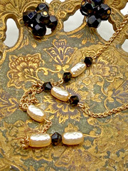 Vintage Krementz Faux Baroque Pearl & Black Bead Lariat Necklace with earrings