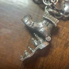 Vintage American Staring Heart Charm Bracelet 11 Charms Articulating 54.6 G 7.5”