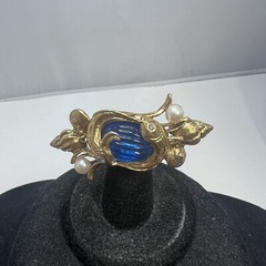 Gold Tone Blue Ribbed Glass Faux Pearl Seashell Fish Marine Life Brooch Pin