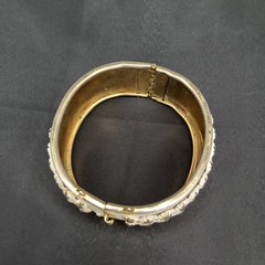 Vintage 1960s White Enamel Gold Tone Hinged Clamper Bangle Bracelet New Arrival
