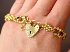 Vintage 1.20Ct Sapphire and 0.24Ct Diamond, 18k Yellow Gold Bracelet (1989)