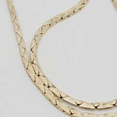 Classic Cobra or Snake Chain Bright Shiny Gold Tone Vintage 90s Necklace 18 Inch