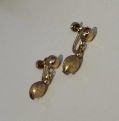 Vtg A&Z 1/20 12K Gold Filled Ball and Brushed Dangle Football Screwback Earrings