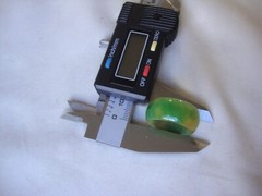VINTAGE 1970s HONG KONG MULTICOLOR JADE AGATE 10 MM BAND SZ 8.75