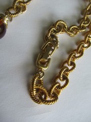 Vintage 1980’s gold plate cable chain Mogul Jewel tone Glass Necklace 28 in