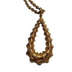 Monet gold tone pendant necklace