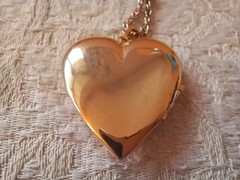 Vintage Heart Filigree Love Knot Necklace Locket 2″ Photo Charm Gold Metal 24″ C