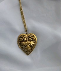 Vintage Repousse Heart Locket Large Pendant on 20″ Chain Gold Plated
