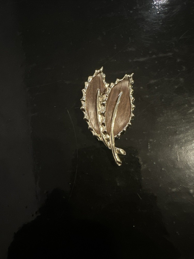 Vintage Sarah Coventry 1968 “Wooded Beauty” Leaf Brooch Vintage 1960’s Brooch