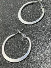Vintage 1.2” Silver Tone Metal Hinged Hoop Earrings