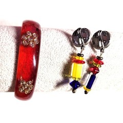 6 3/4″ Red Glass Bangle Bracelet & Red Yellow Blue Beaded Dangle Drop Earrings