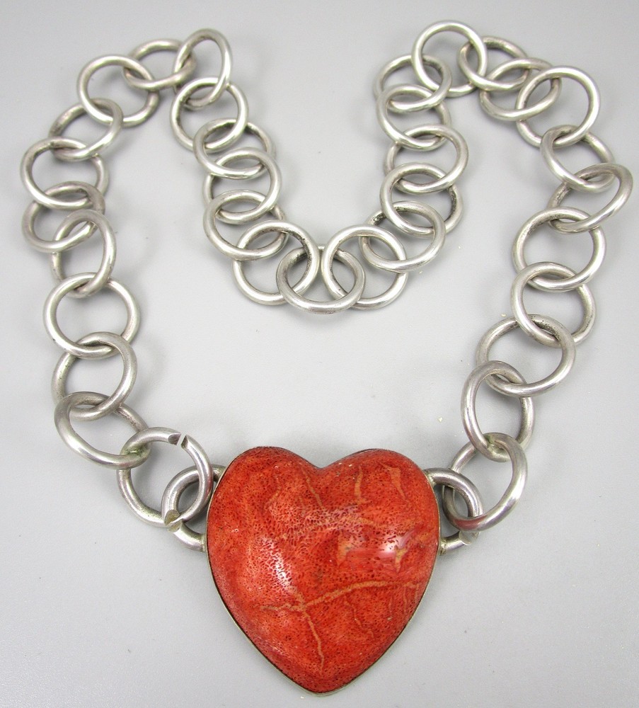 UNUSUAL SOUTHWESTERN STERLING SILVER HORN CORAL HEART STATEMENT NECKLACE 106G