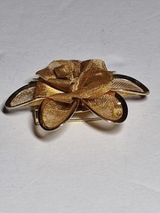 Vintage AAi Gold Plated Daisy Brooch 3D Flower