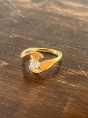 18KT HGP Gold Plated Ring Clear Stone Elegant Vintage Style