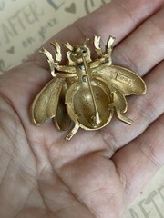 Trifari brooch butterfly Blue & Gold vintage 1950s-1960s