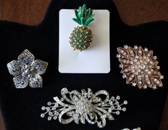 Lot of 12 ~ Vintage to Modern Rhinestone Gold & Silver Tone Pin Brooches