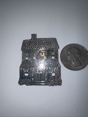 Vintage Designer Signed Sterling Silver w/Etched Details HOUSE Shaped Brooch 8g