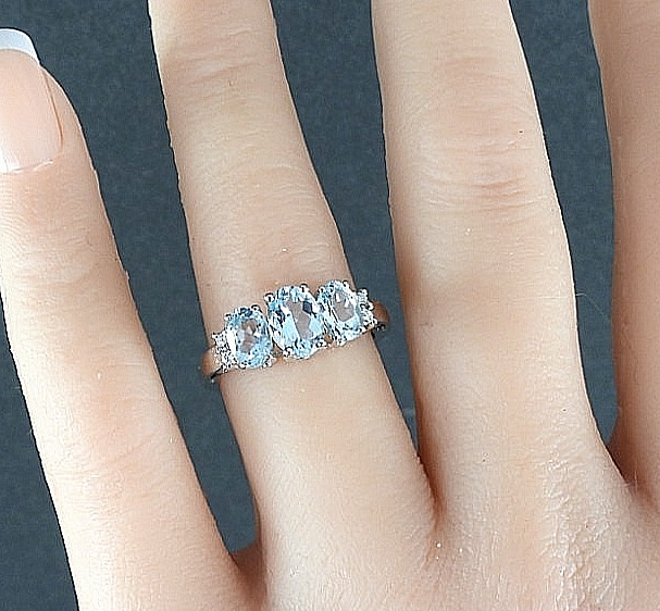 Estate 10K White Gold Blue Tuormaline Diamond Ring 3 Stone Jewelry Size 6.75