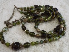 Three Strand Green Glass Bead Necklace (A5)