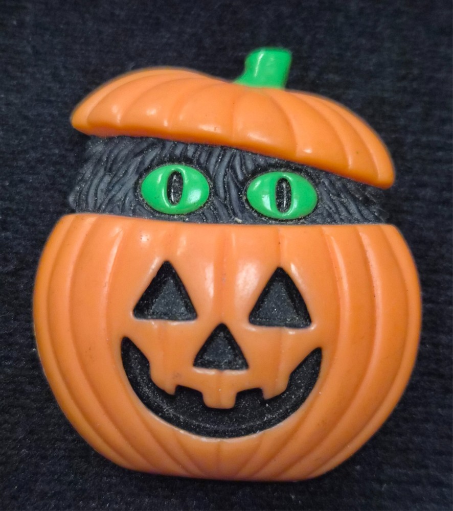 Vintage 1987 AVON Halloween Black Cat Peek-a-Boo Jack O Lantern Pin / Brooch