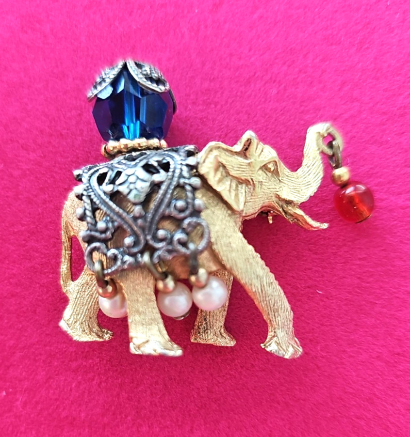 Vintage Signed Napier Jeweled Elephant Brooch/pin Faux pearl dangle Gold Tone