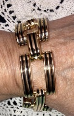 VINTAGE KENNETH JAY LANE SEGMENTED GOLD PLATED BRACELET
