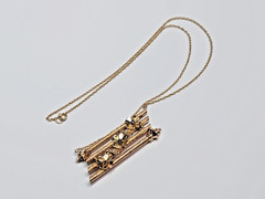 UNIQUE & Pretty 14k Textured & Floral 4 Bar Simulated Gem Pendant 17.5″ Necklace