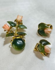 VTG Signed SWOBODA Genuine Carved Jade Coral Flower Brooch Pin Clip Earring Lot