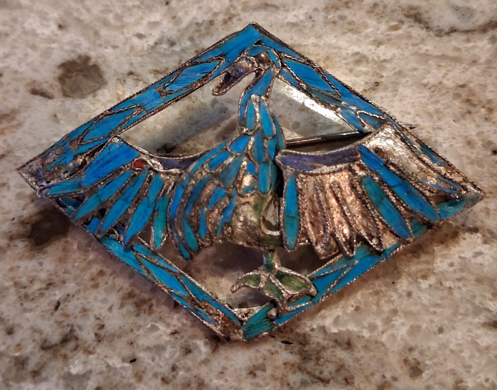 vintage Chinese Dynasty Kingfisher brooch/pin