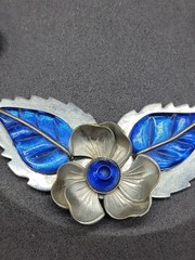 Vtg 1940s Carved Blue Lucite Floral Bib Necklace WWII Pot Metal Unsigned