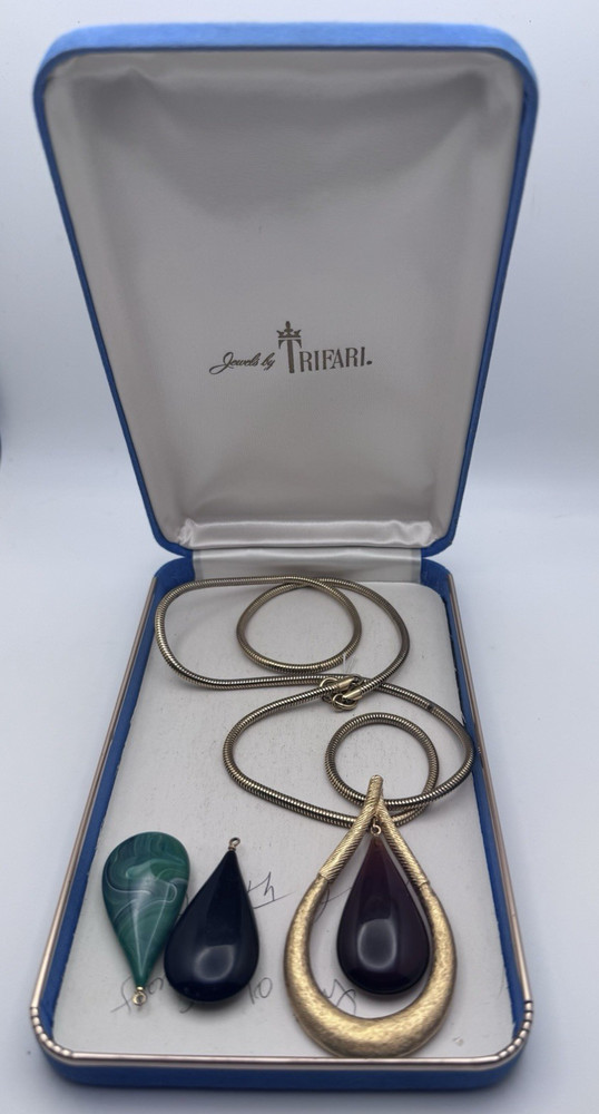 Crown Trifari 60s GoldTone interchangeable Lucite Pendant Necklace