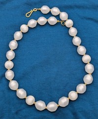 Vintage White Moonglow Acrylic Bead Necklace 17 Inches